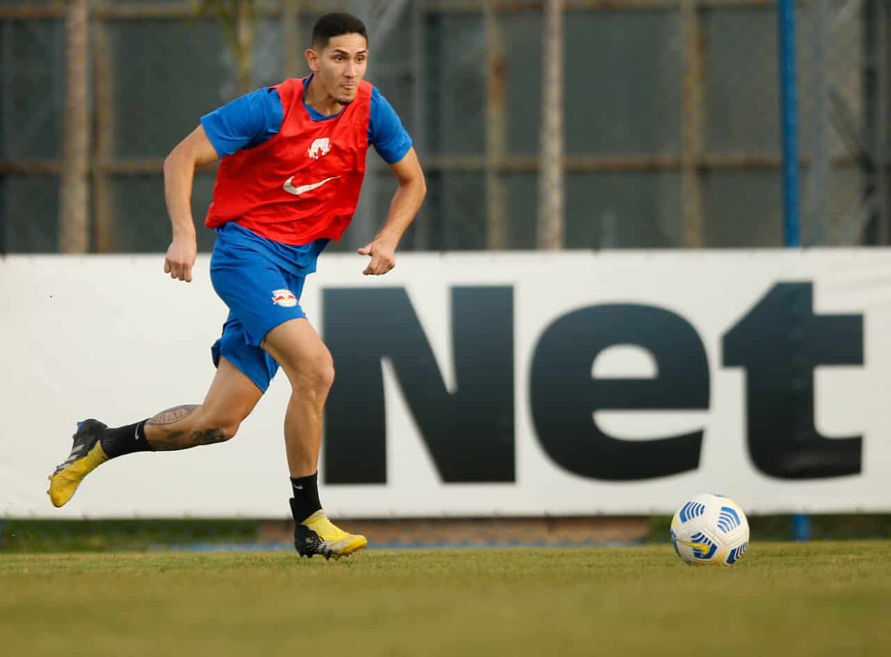 RB Bragantino tentando se recuperar no Brasileiro visita o Santos