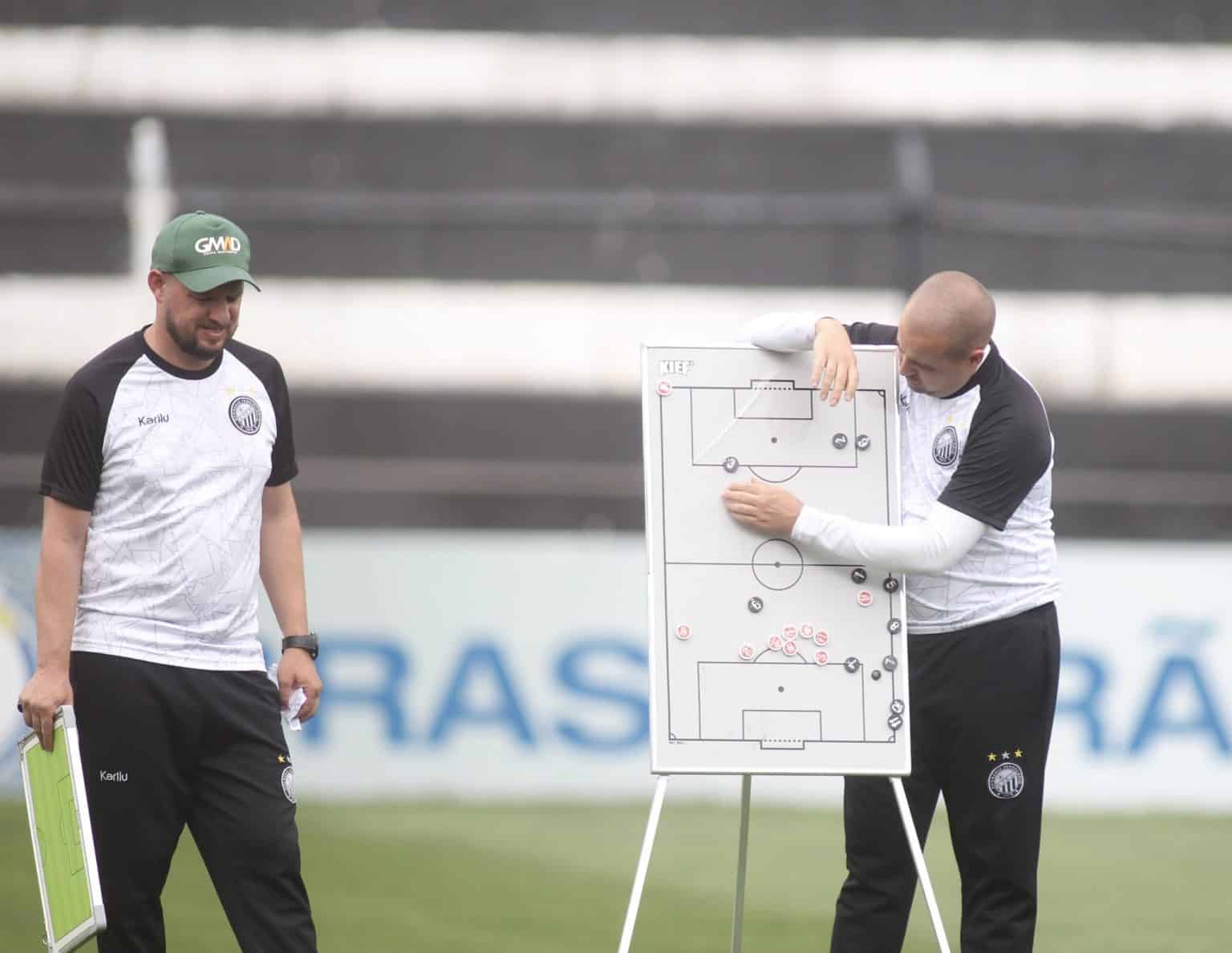 Oper&aacute;rio-PR renova contrato de tr&ecirc;s jogadores e foca no planejamento para a temporada 2022