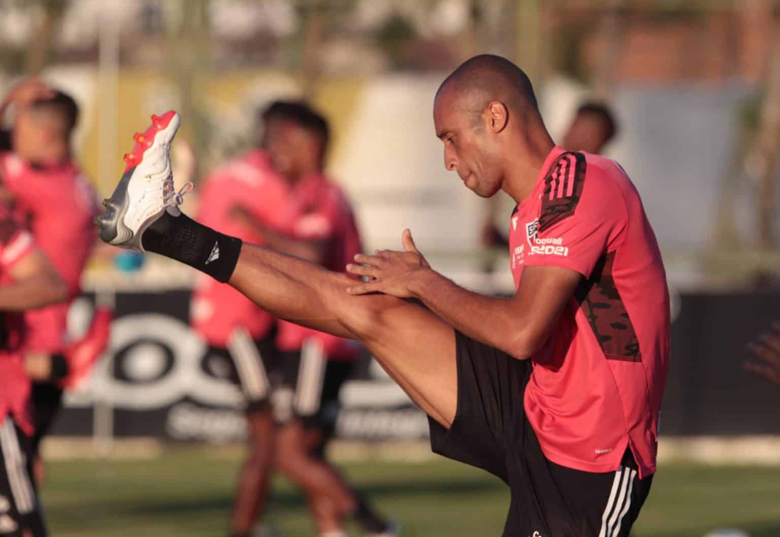 Confira quem vai a campo pelo São Paulo contra Fortaleza