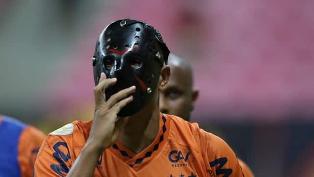 O Sport &eacute; Jason! Em grande noite de Mikael, Le&atilde;o ganha f&ocirc;lego na luta contra o rebaixamento