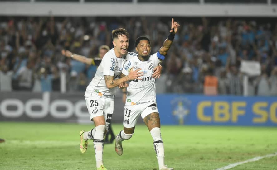 Marinho comemora vitória contra Chapecoense: “Vamos deixar o Santos onde ele merece”