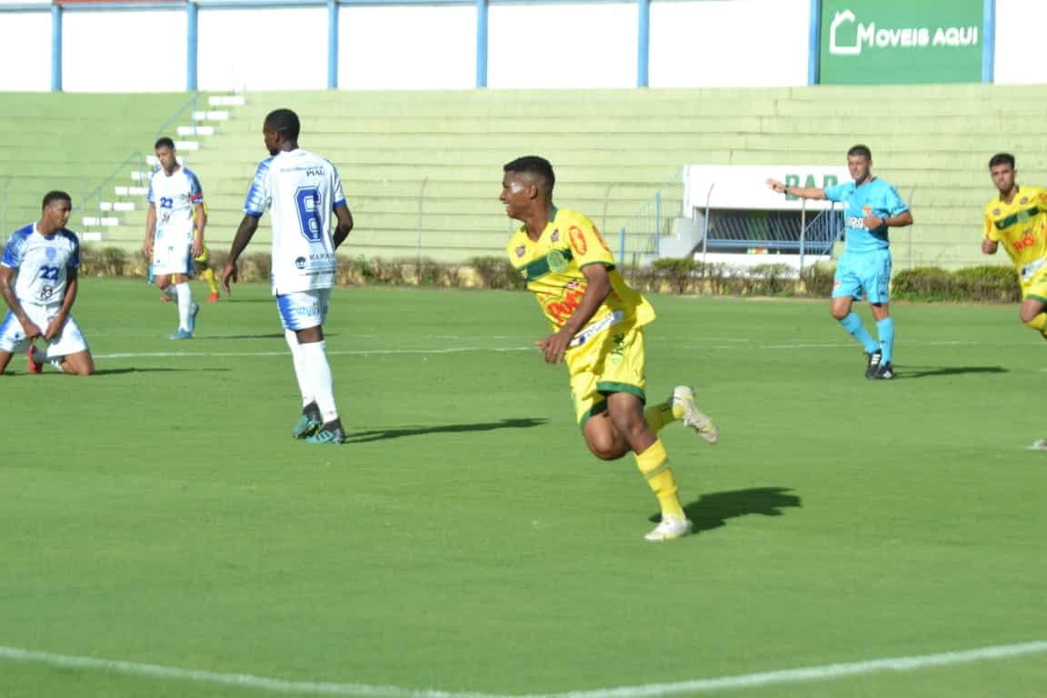 Lateral do Mirassol, Wesley prega aten&ccedil;&atilde;o para confronto decisivo diante do Capivariano