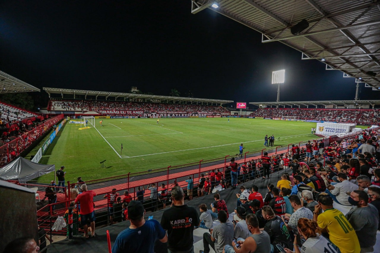 Atl&eacute;tico-GO luta para n&atilde;o ser rebaixado