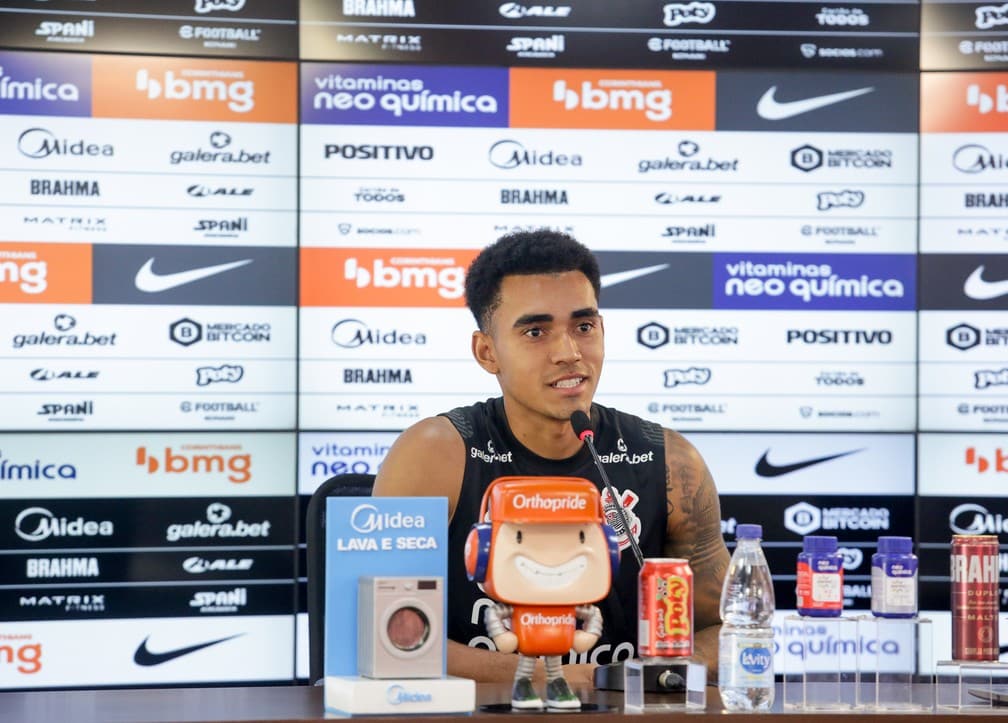 Du Queiroz elogia qualidade de camisa 8 do Corinthians: &ldquo;&Eacute; um cara excepcional&rdquo;