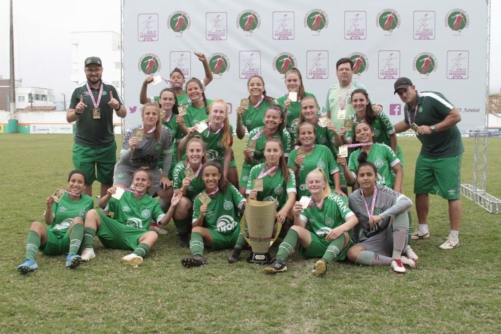 Futebol feminino: Chapecoense e Crici&uacute;ma fazem seletiva mirim