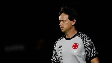 Elenco do Vasco foi mal montado? Diniz comenta