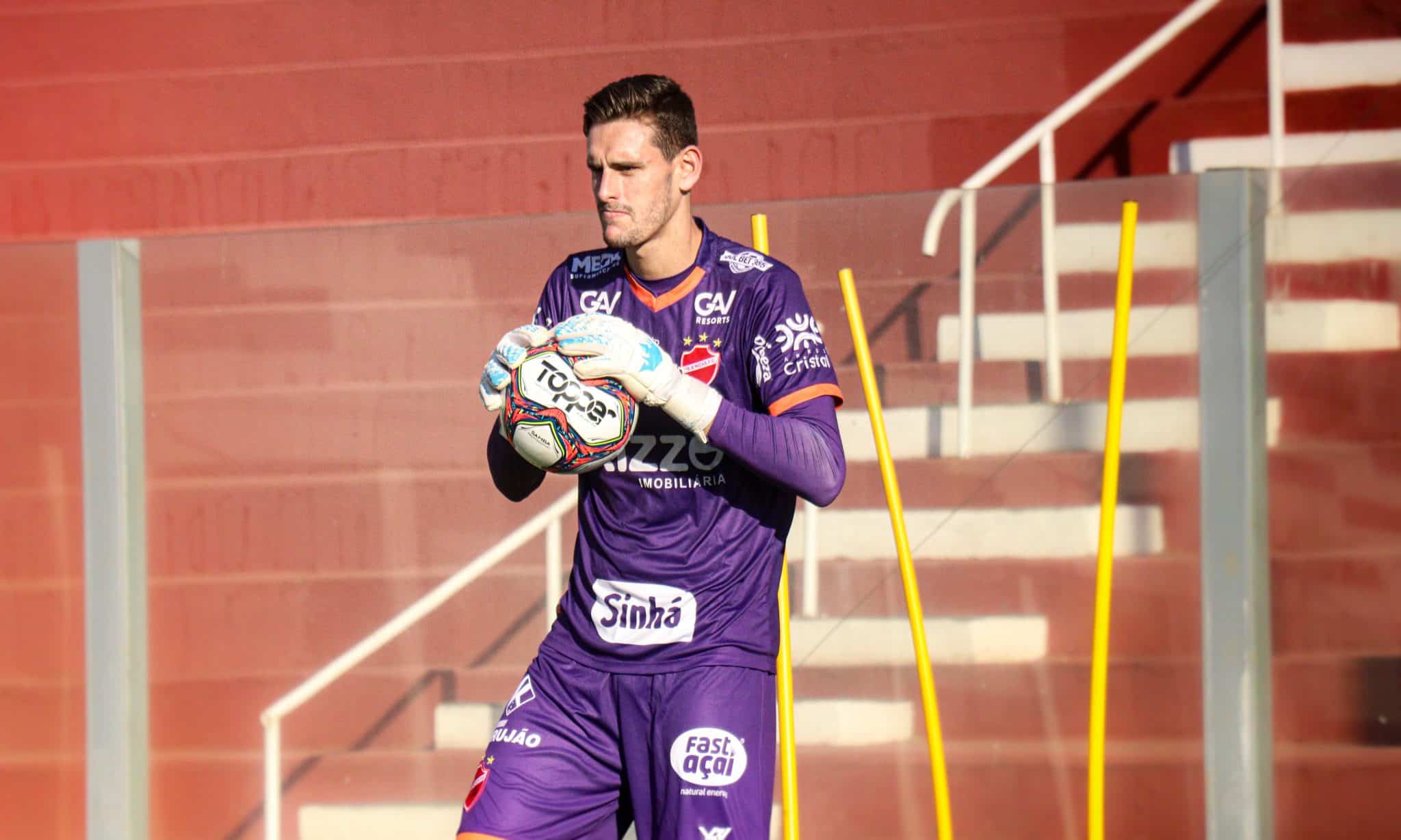 Georgemy comemora bom momento do Vila Nova: &ldquo;cada vez mais entrosados&rdquo;