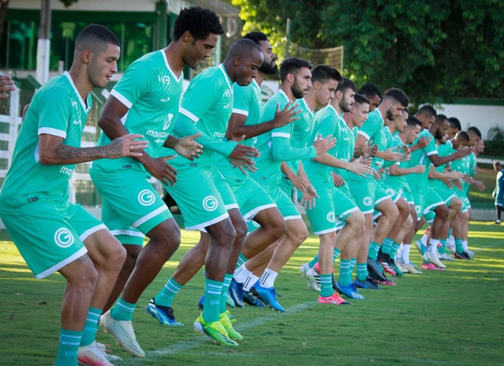 Goiás se mexe nos bastidores, e diretoria acerta a saída de dois jogadores