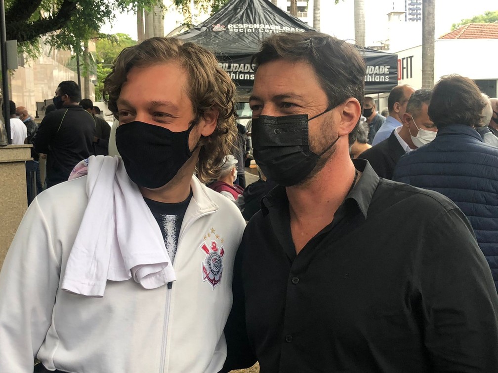 Duilio banca Sylvinho no cargo do Corinthians: “Permanece, nada muda”