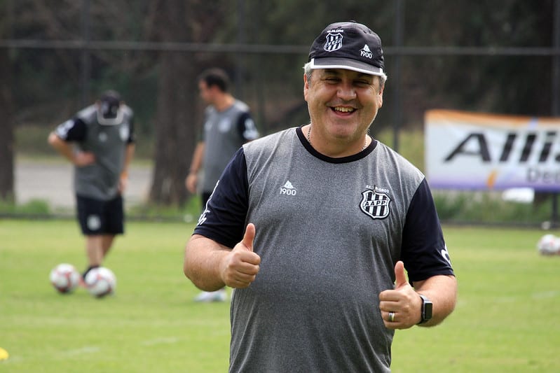 Kleina renova com Ponte Preta