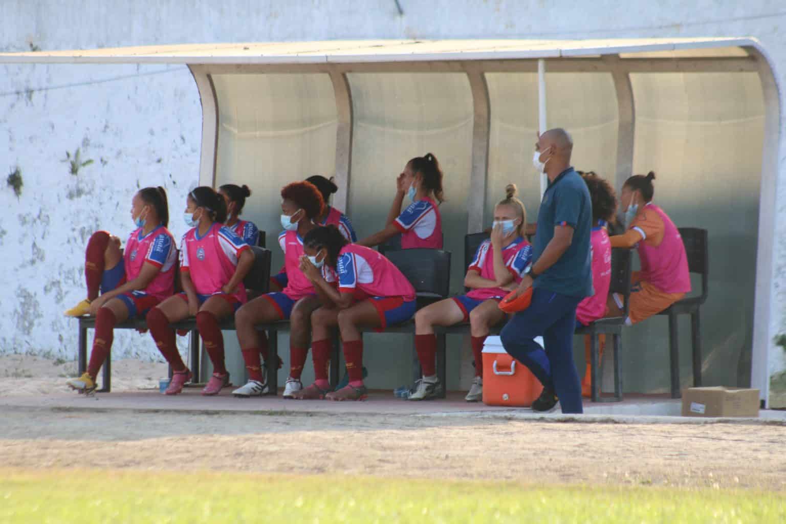 Bahia suspende futebol feminino e dispensa jogadoras
