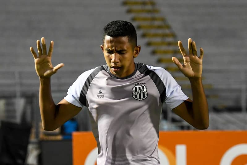 Fessin deve renovar com a Ponte Preta