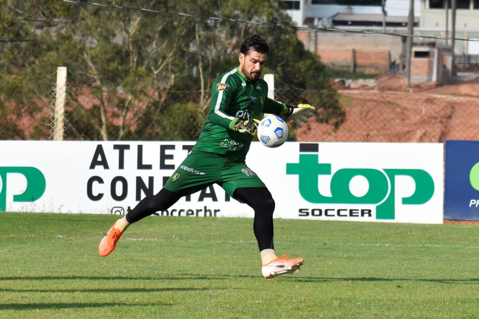 Matheus Cavichioli revela sondagens e espera América-MG