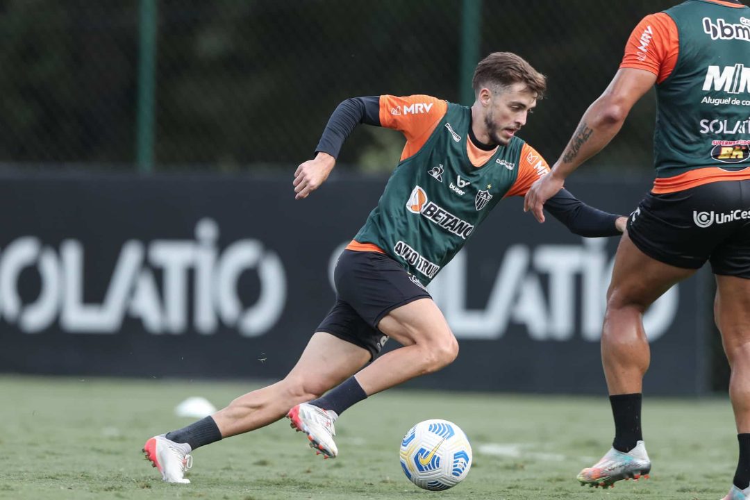 América-MG pretende contar com 2 meias do Galo, diz site