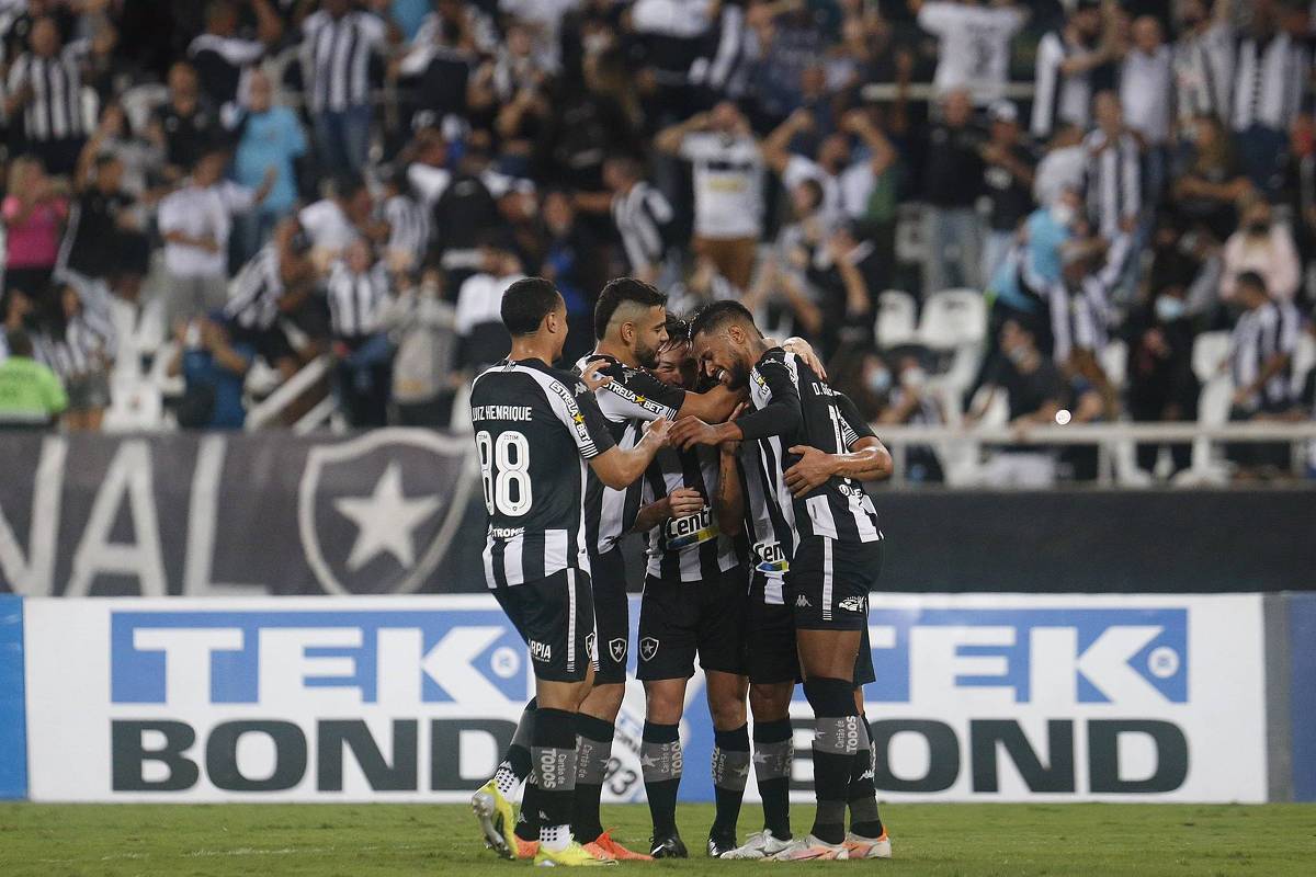 Botafogo mira reforços para 2022; veja nomes