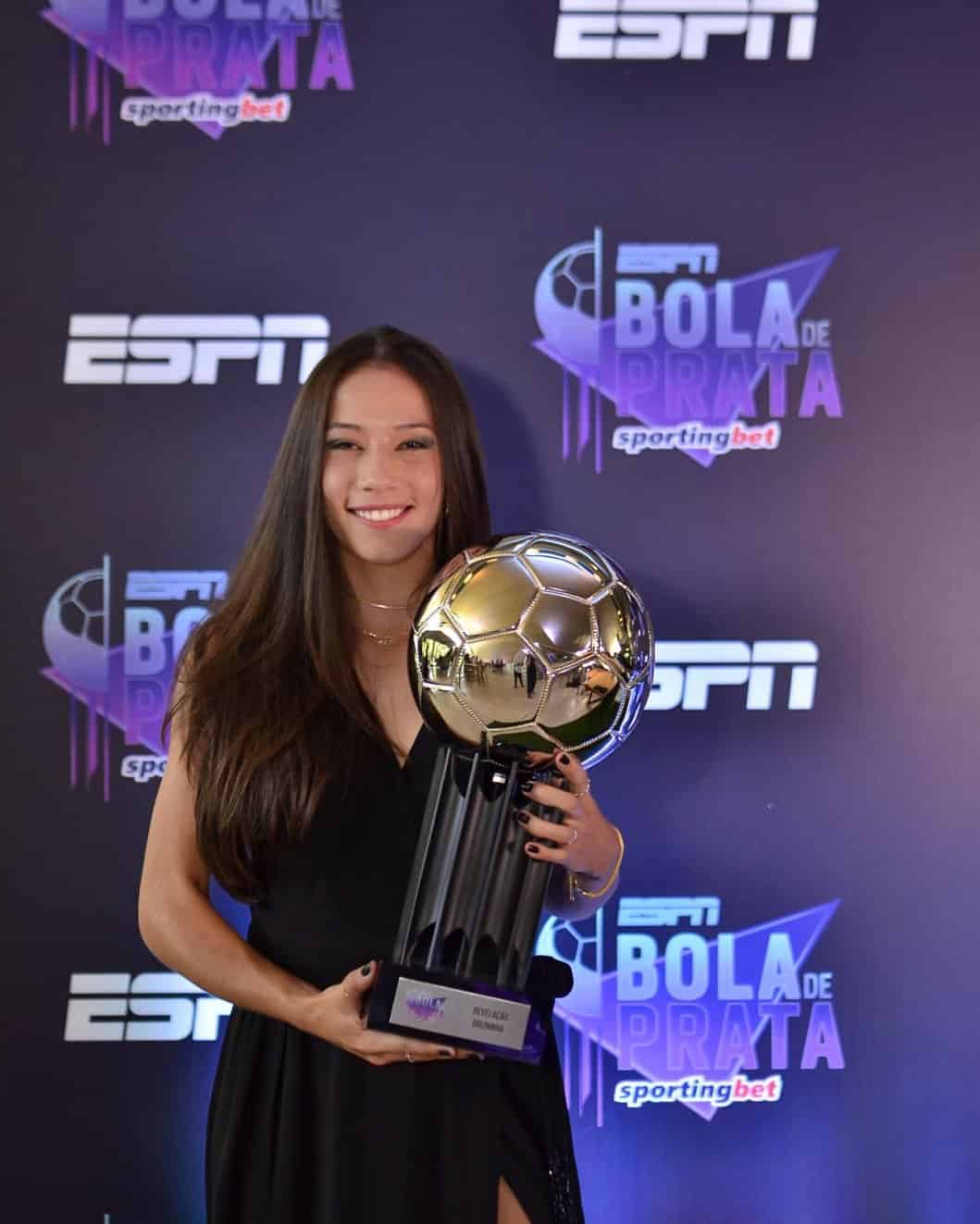 Bruninha &eacute; eleita Revela&ccedil;&atilde;o do Brasileir&atilde;o pelo Bola de Prata