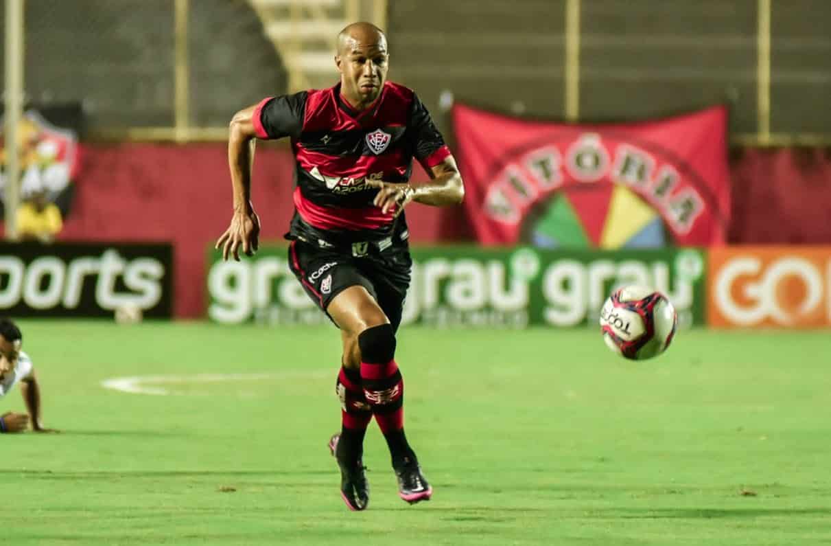 Quem fica e quem sai: confira como estar&aacute; o elenco do Vit&oacute;ria em 2022