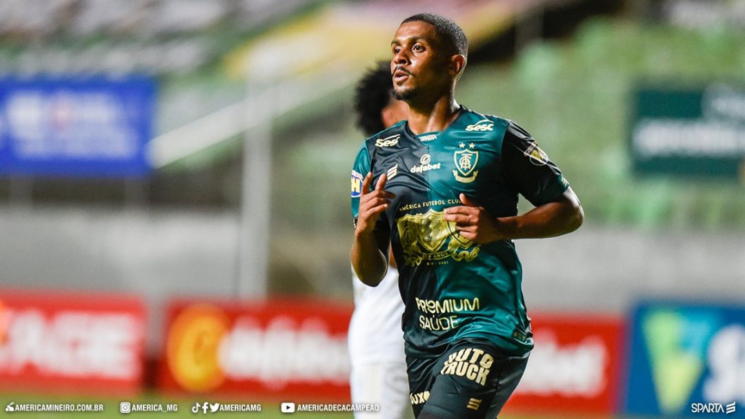 América-MG anuncia saída de mais 3 jogadores