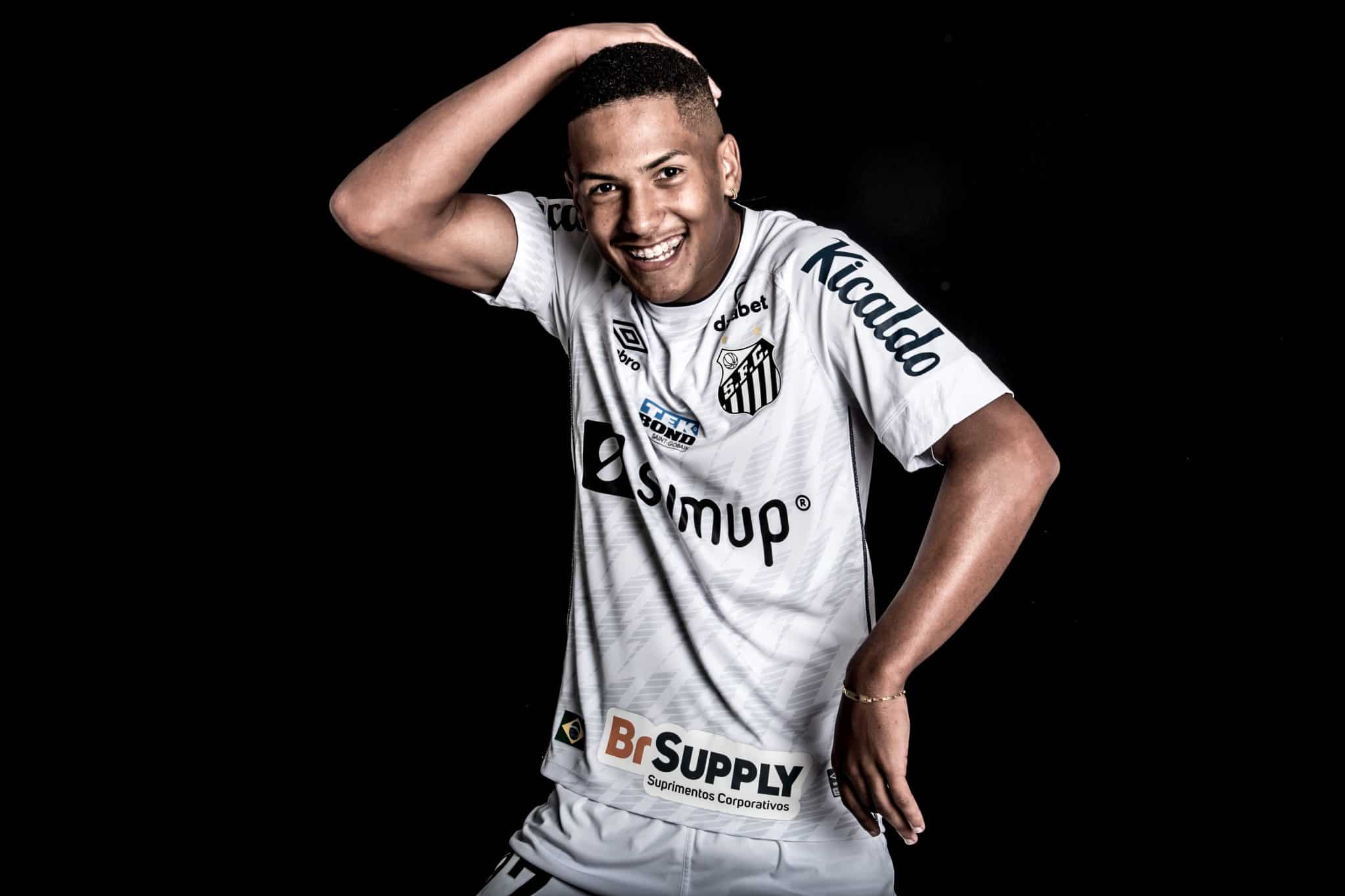 &Acirc;ngelo comemora volta das dancinhas no Santos: &ldquo;N&atilde;o podemos esquecer da nossa ess&ecirc;ncia&rdquo;