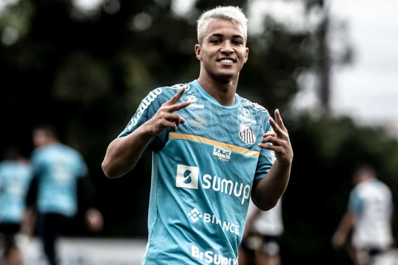 Santos faz &ldquo;&uacute;ltima&rdquo; proposta por renova&ccedil;&atilde;o de Marcos Leonardo
