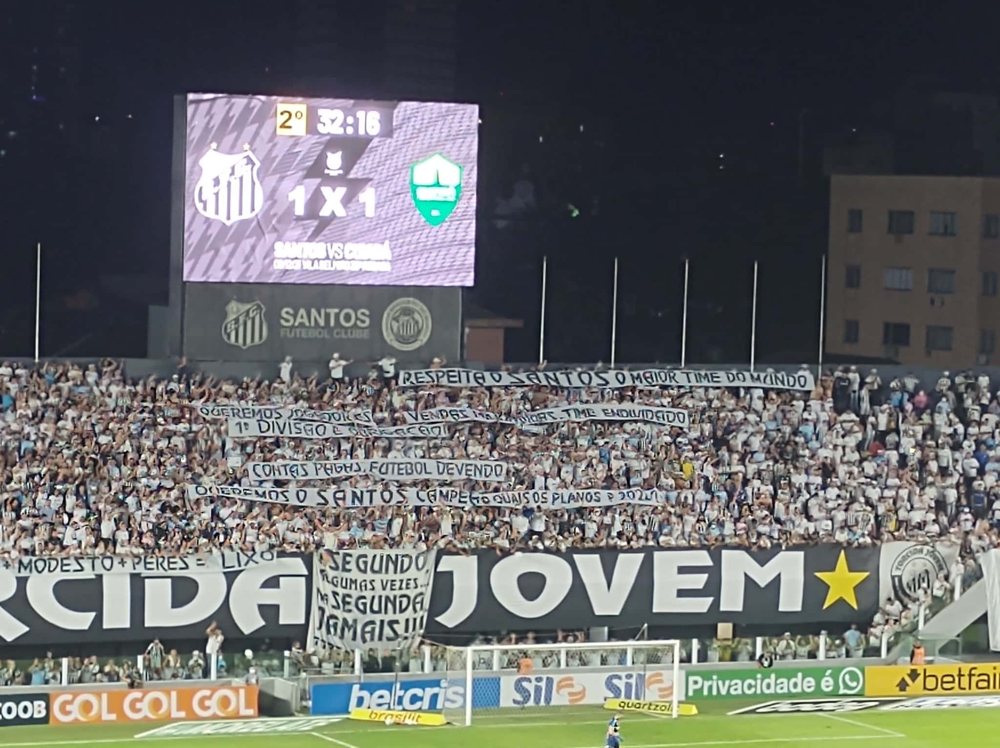 Torcida do Santos cobra diretoria por melhora no futebol: &ldquo;&rdquo;Contas pagas, futebol devendo&rdquo;