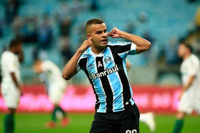 Santos não avança por contratação de Alisson