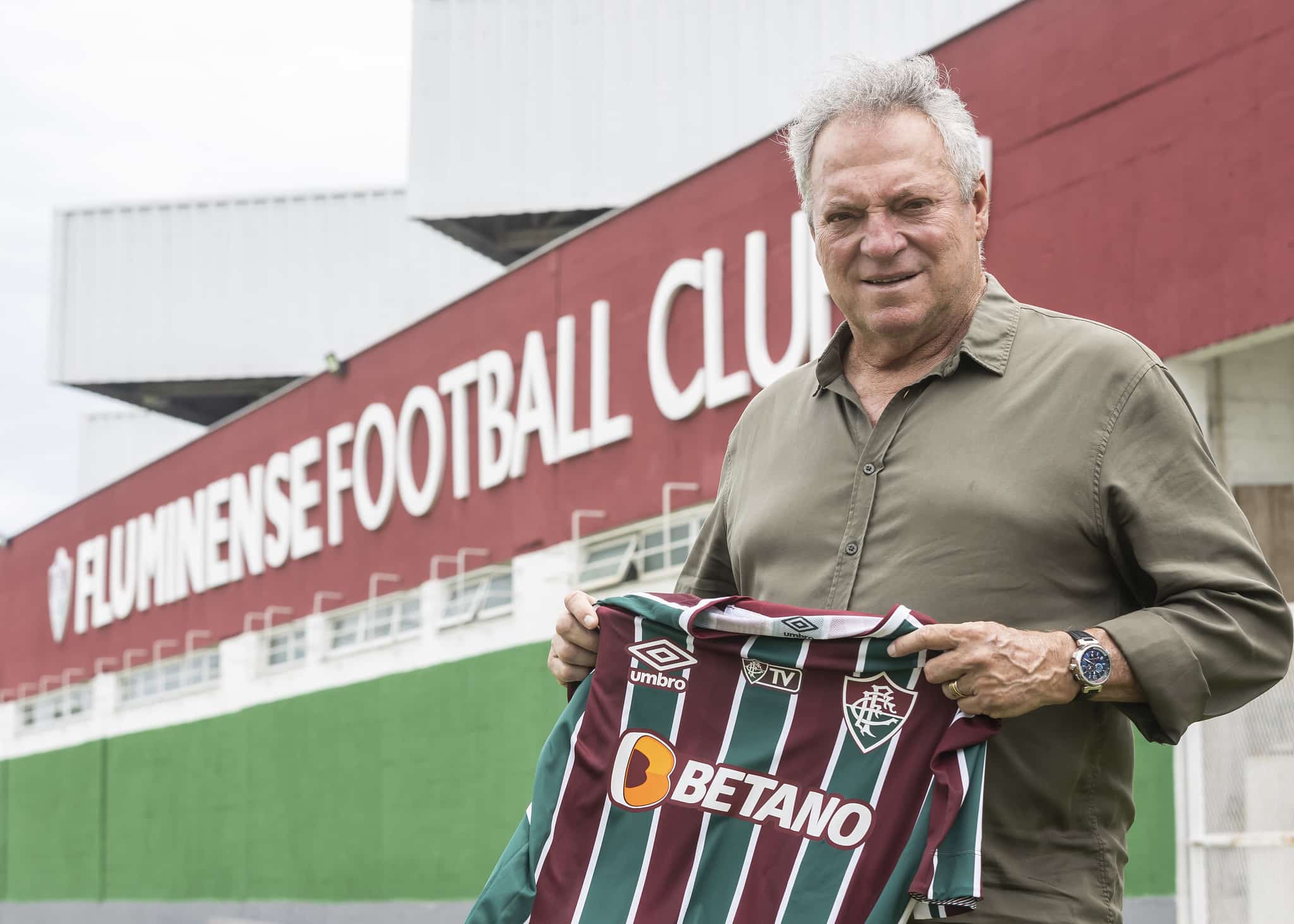 Abel Braga revela interesse em jogadores do Inter