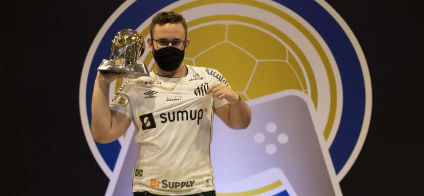 Guifera conquista tricampeonato de PES representando o Santos