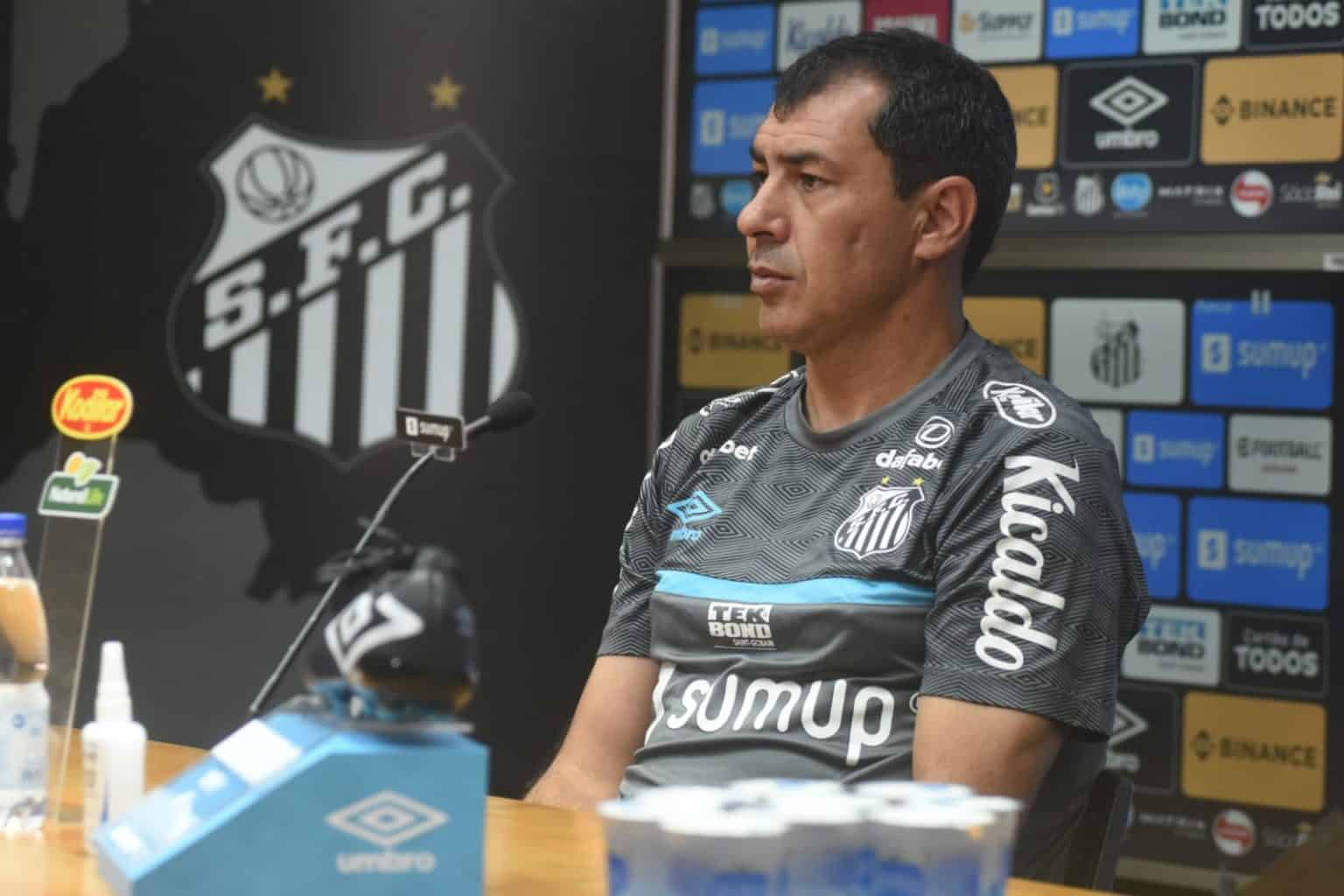 Carille revela motivo de n&atilde;o se garantir em 2022 no Santos: &ldquo;A nossa perman&ecirc;ncia na S&eacute;rie A&rdquo;