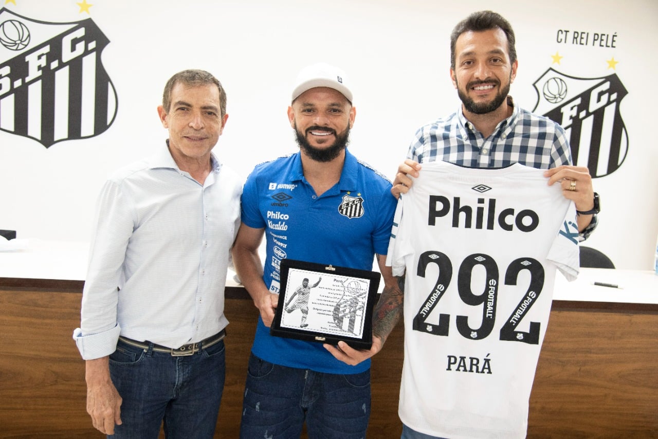 Par&aacute; deixa o Santos e se emociona: &ldquo;Meu cora&ccedil;&atilde;o fica aqui&rdquo;