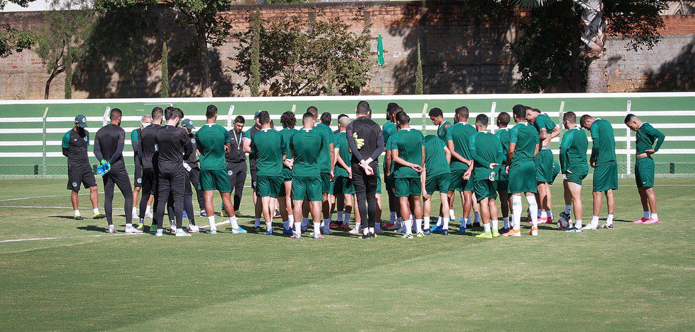 Harlei negocia com tr&ecirc;s jogadores para refor&ccedil;ar o Goi&aacute;s em 2022; veja os detalhes