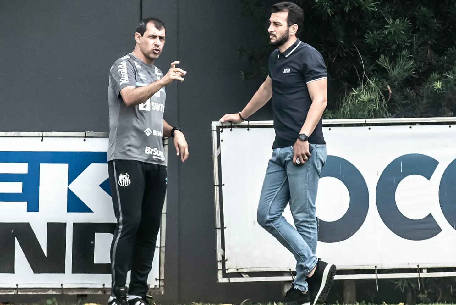 Carille inicia planejamento para 2022 e fala em seis jogadores: &ldquo;Vamos trabalhar muito no telefone&rdquo;