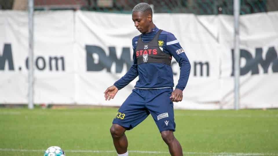 Coritiba desiste de contratar Jhonny Lucas