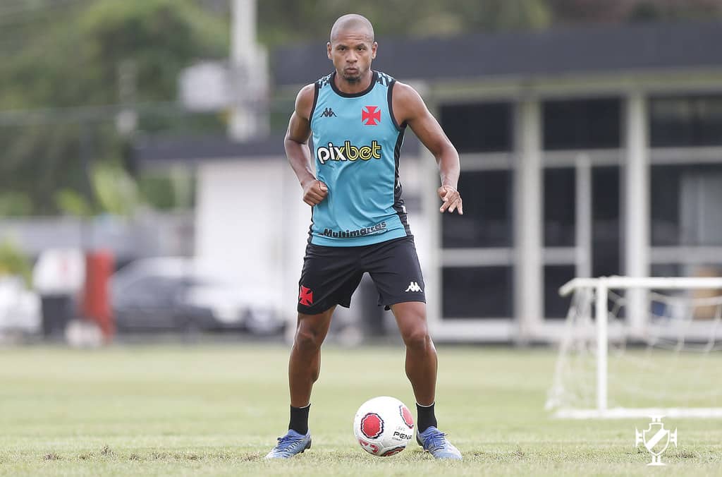 Edimar: &ldquo;Muito motivado em jogar no Vasco&rdquo;