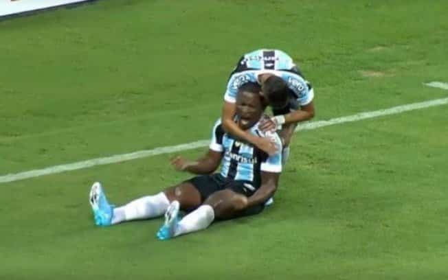 Gr&ecirc;mio x Caxias como aconteceu- Resultado destaques e rea&ccedil;&ocirc;es