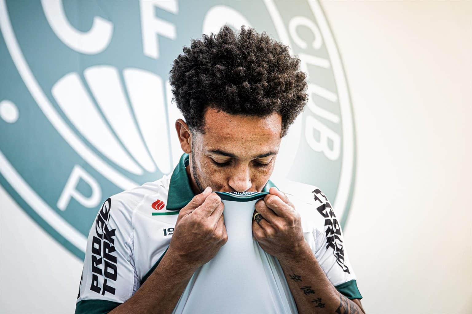 Rafinha est&aacute; oficialmente fora do Coritiba&nbsp;