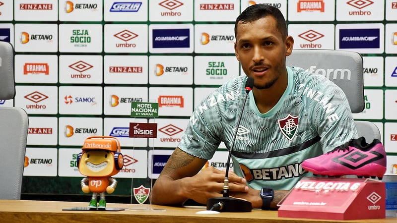 David Duarte &eacute; apresentado no Fluminense: &ldquo;Sonho realizado&rdquo;