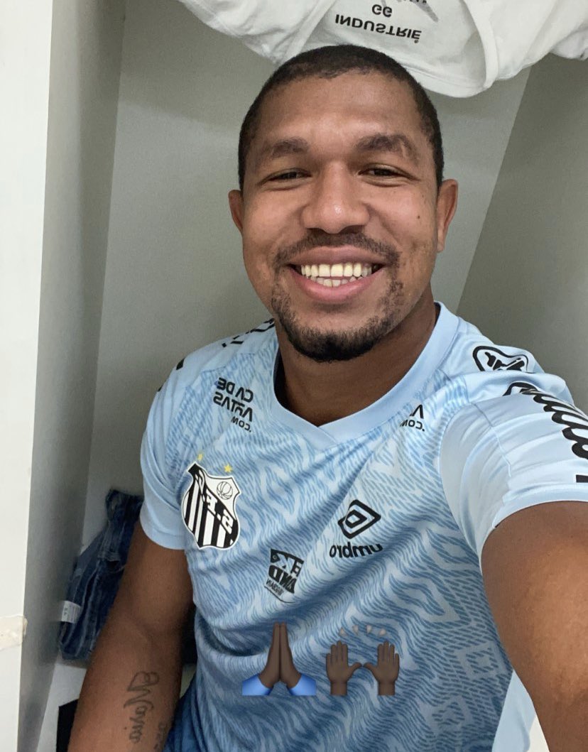 Santos tem retorno de jogadores com futuro incerto nesta segunda-feira