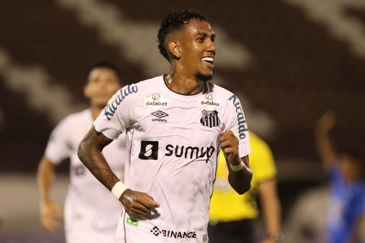 Carille confirma interesse em Pablo e elogia Rwan, destaque da base