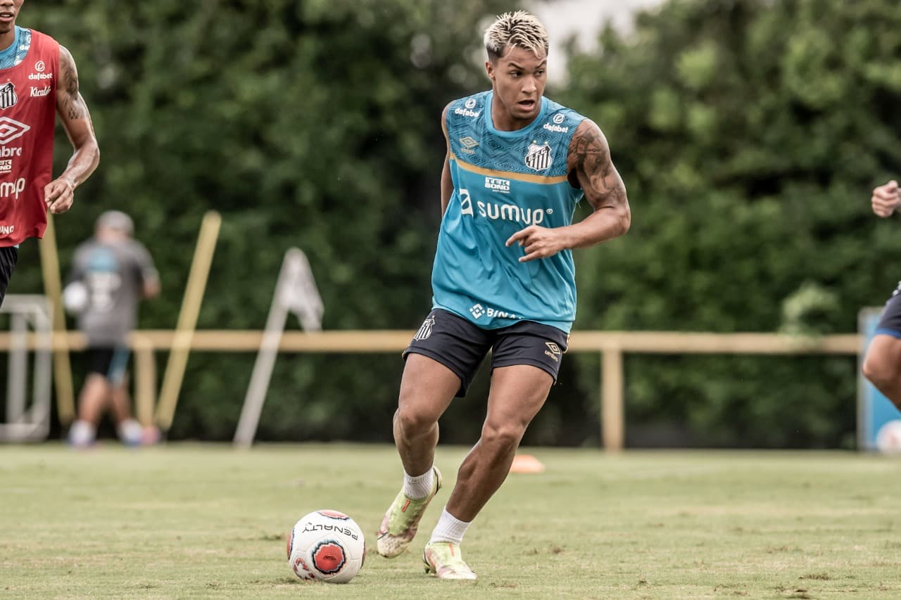 Novela &lsquo;Marcos Leonardo&rsquo; chega ao fim e jovem assinar&aacute; contrato at&eacute; 2026 com o Santos