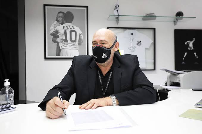 Rueda revela que 2022 ser&aacute; delicado para o Santos: &ldquo;Se chegarmos no fim de 2022 vivos, situa&ccedil;&atilde;o financeira muda&rdquo;
