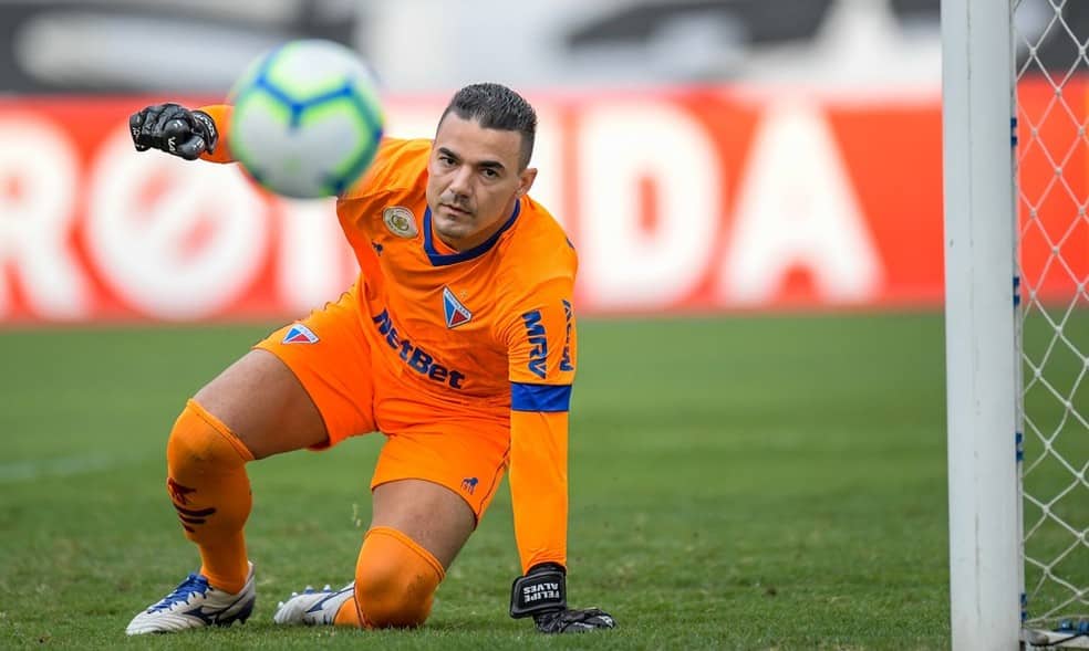 S&atilde;o Paulo anuncia contrata&ccedil;&atilde;o de novo goleiro