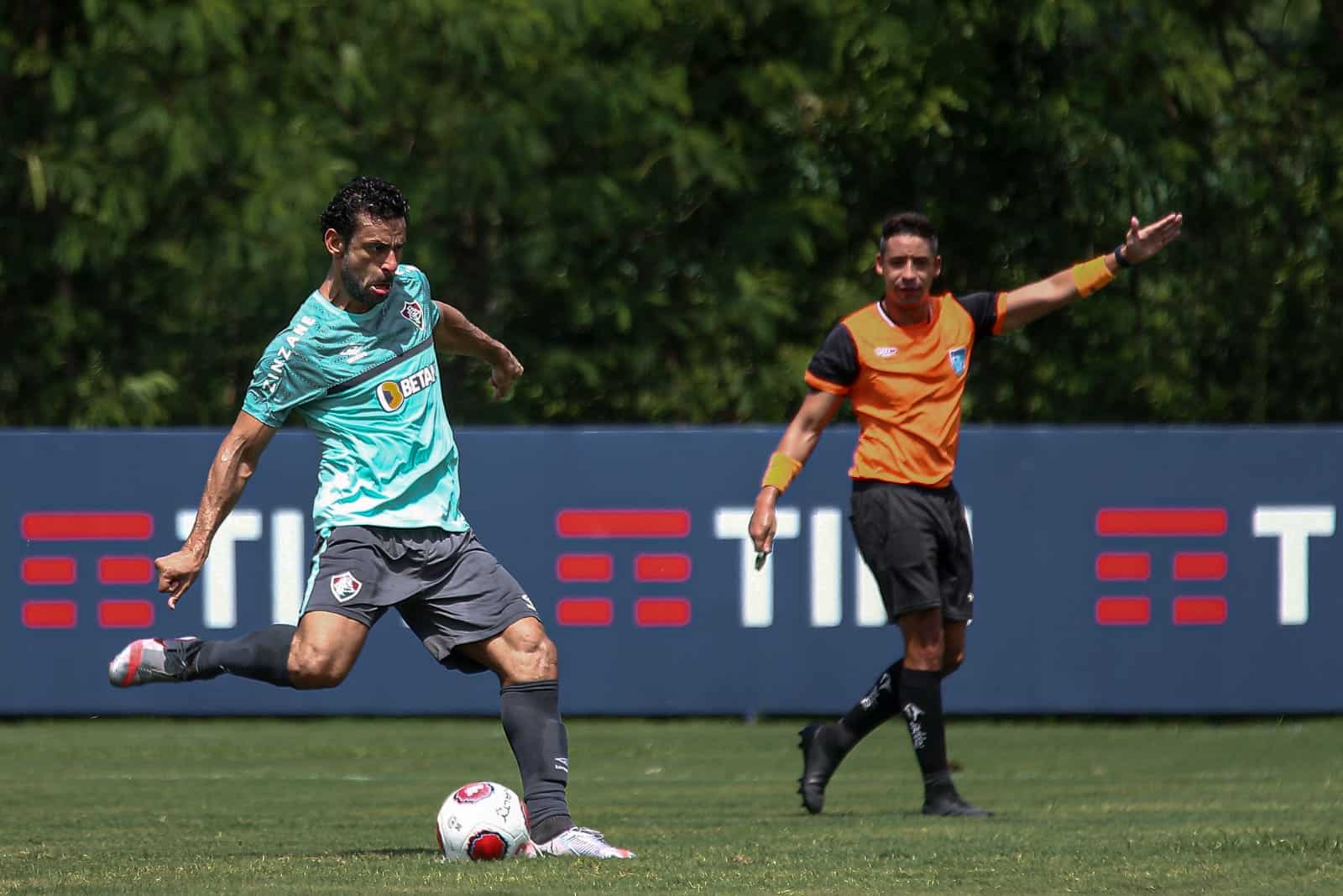 Fluminense goleia Mageense em jogo-treino