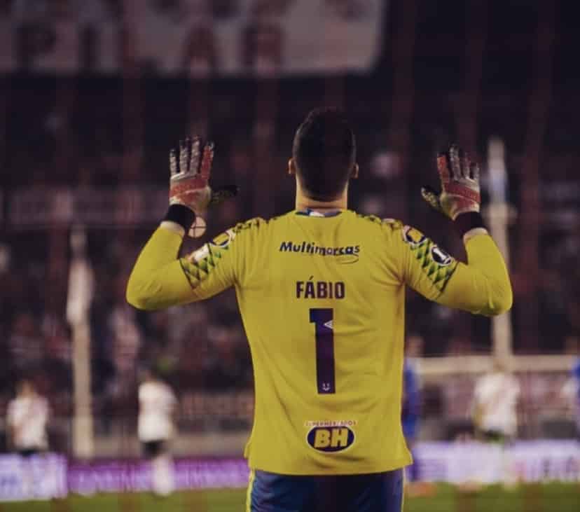 F&aacute;bio comunica sa&iacute;da do Cruzeiro ap&oacute;s 16 anos; &ldquo;Dor e gratid&atilde;o&rdquo;, diz goleiro