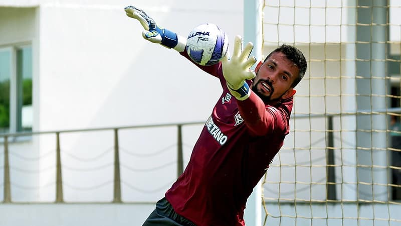 Marcos Felipe contrai Covid-19 e fica de fora dos treinos no Fluminense