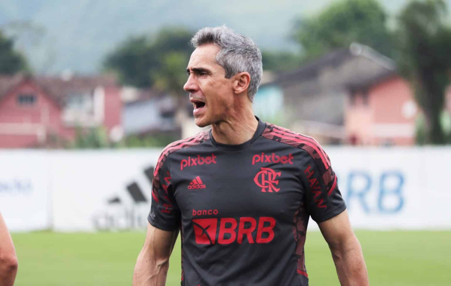 Paulo Souza realiza primeiro treinamento com elenco do Flamengo