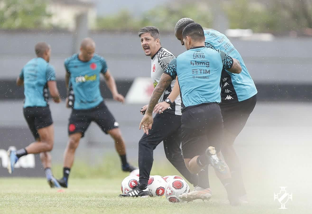Vasco segue treinando para o Estadual com novo preparador físico