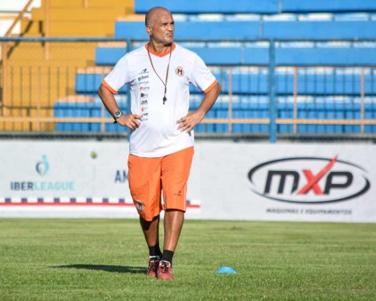 Oliveira Canind&eacute;