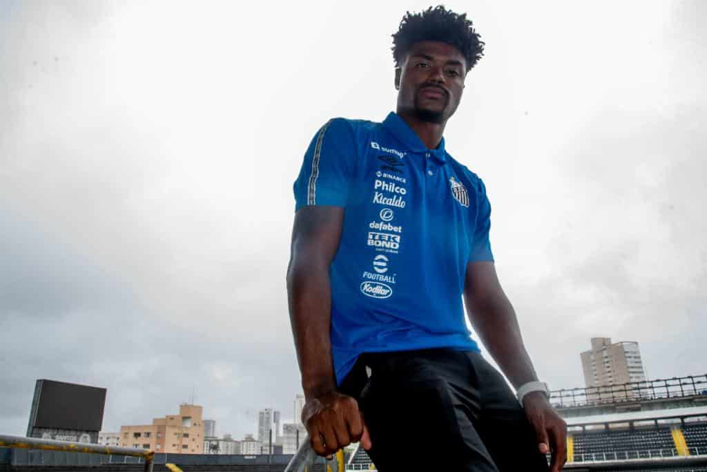 Santos anuncia contrata&ccedil;&atilde;o de Eduardo Bauermann: &ldquo;Dar o meu melhor pelo Santos&rdquo;