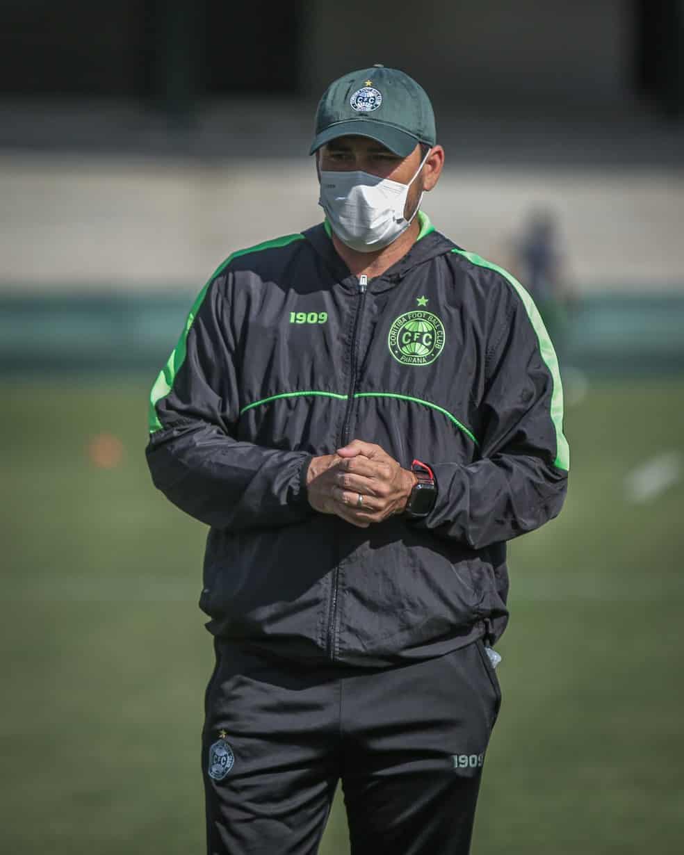 Mor&iacute;nigo reconhece atua&ccedil;&atilde;o abaixo do Coritiba, mas valoriza vit&oacute;ria: &ldquo;Foi um jogo correto&rdquo;